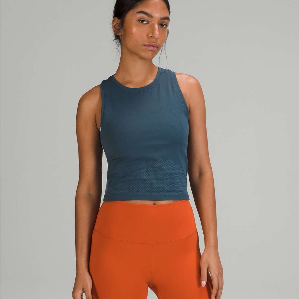 ⚪️sold⚪️Lululemon Swiftly High Neck Cropped Tank